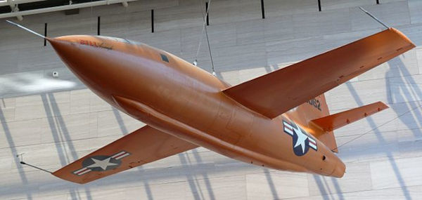 Bell X-1, o primeiro avião que quebrou a barreira do som. [2]